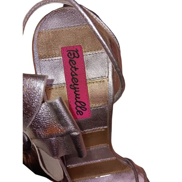 Betsey Johnson  Silver Leather heels bow accent clear heels and straps sz 6 - Picture 7 of 8
